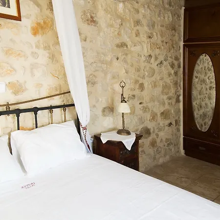 Villa With 3 In Rethymno, Creta, With Private Pool, Furnished Te *